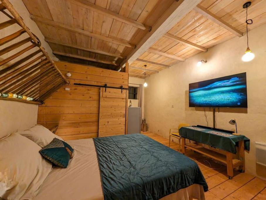 Logement - Studio Independant A Pérouges المظهر الخارجي الصورة