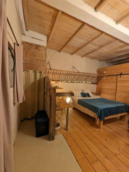 Logement - Studio Independant A Pérouges المظهر الخارجي الصورة