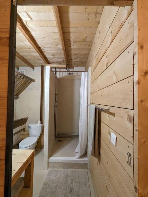 Logement - Studio Independant A Pérouges المظهر الخارجي الصورة